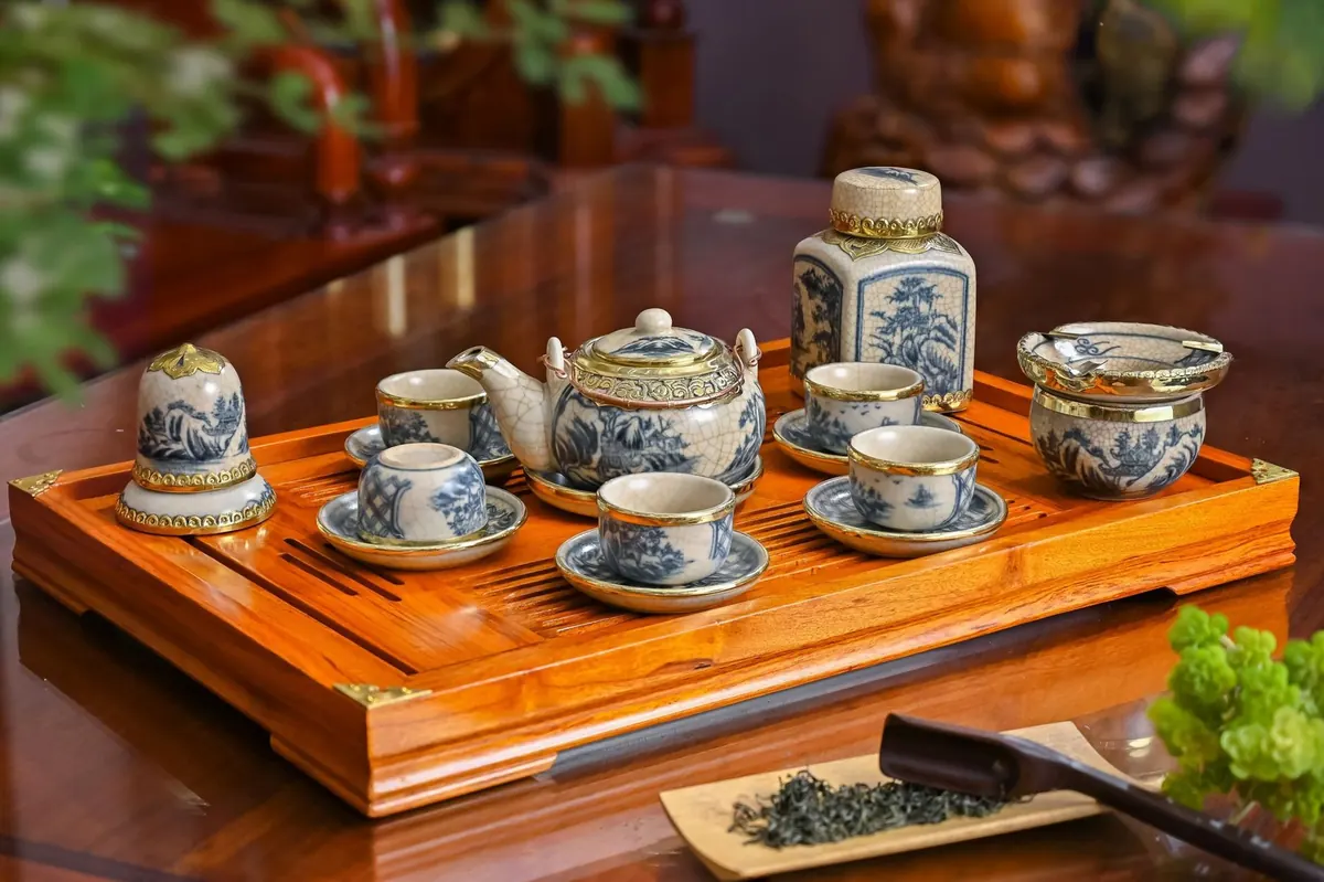 How to Build a Complete Tea Set: Cups, Saucers, Strainer, and Tray