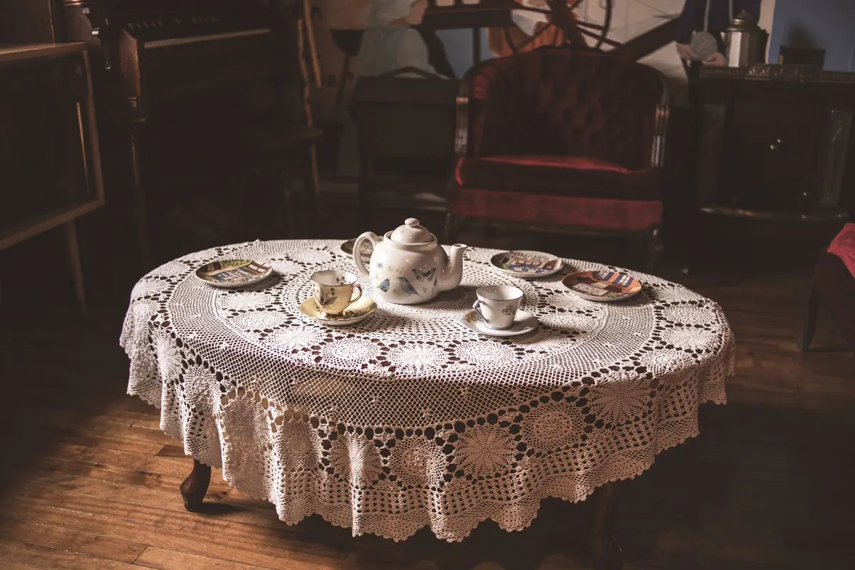 How to Host an Afternoon Tea Party: Teapot, Tea Set, and Timing Tips